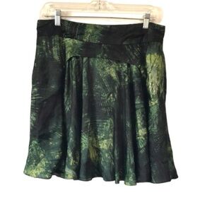Karen Millen satin green mosaic print pleated mini skirt size 12